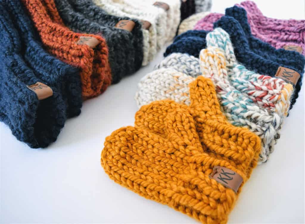 7 Quick Knits To Stock Your Market Booth - click for these fast and fun knitting patterns to stock your booth and your shop with this fall! #knittingpatterns #marketprep