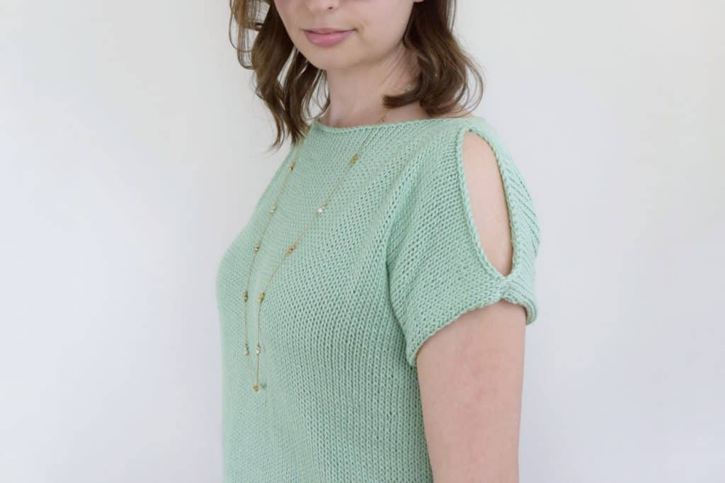 The Peek-A-Boo Tee - Free knitting pattern and tutorial from www.kniftyknittings.com! #knitting #knittingpattern #freepattern