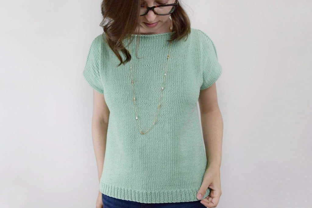 The Peek-A-Boo Tee - Free knitting pattern and tutorial from www.kniftyknittings.com! #knitting #knittingpattern #freepattern