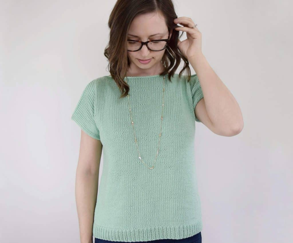 The Peek-A-Boo Tee - Free knitting pattern and tutorial from www.kniftyknittings.com! #knitting #knittingpattern #freepattern