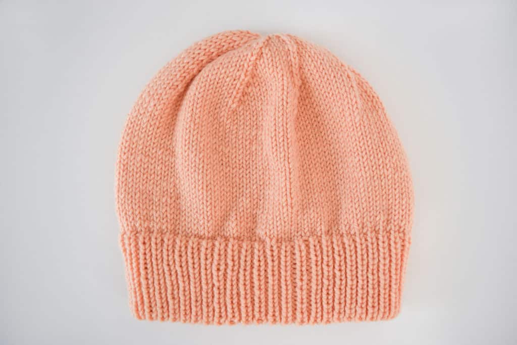 Ribbed Double Brim Knit Hat - Free pattern and tutorial from Knifty Knittings for Yarnspirations. #sponsored #knittingpattern #freeknittingpattern #yarnspirations