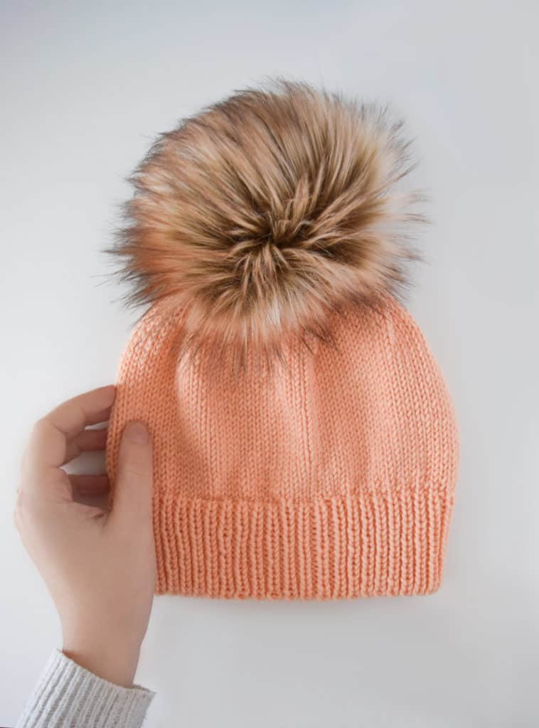 Ribbed Double Brim Knit Hat - Free pattern and tutorial from Knifty Knittings for Yarnspirations. #sponsored #knittingpattern #freeknittingpattern #yarnspirations