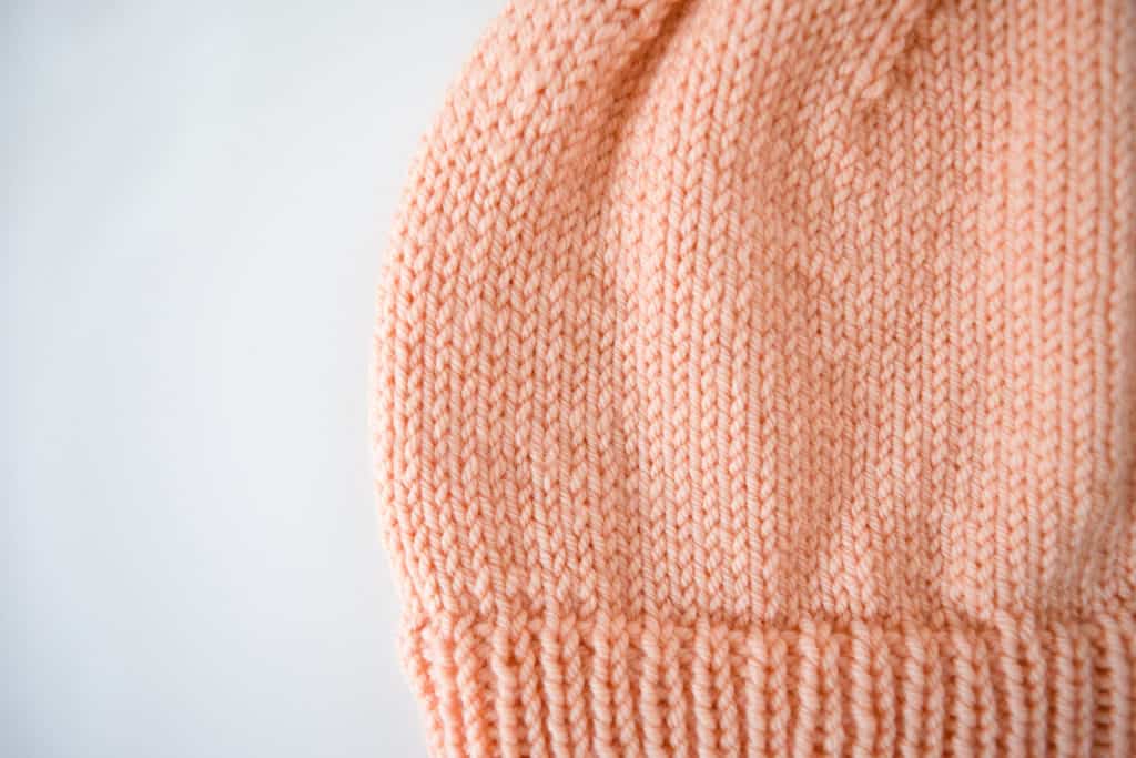 Ribbed Double Brim Knit Hat - Free pattern and tutorial from Knifty Knittings for Yarnspirations. #sponsored #knittingpattern #freeknittingpattern #yarnspirations