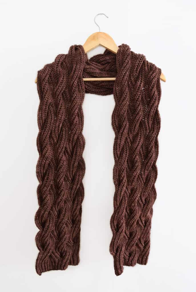 The Rosewood Scarf - Click for the free knitting pattern and video tutorial from www.kniftyknittings.com! #knitting #knittingpattern #freeknittingpatterns