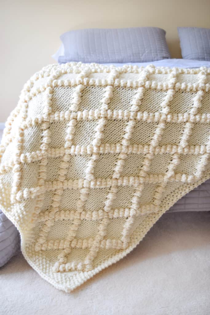 Bobble Knit Throw - free knitting pattern and tutorial from www.kniftyknittings.com #knitting #knittingpattern