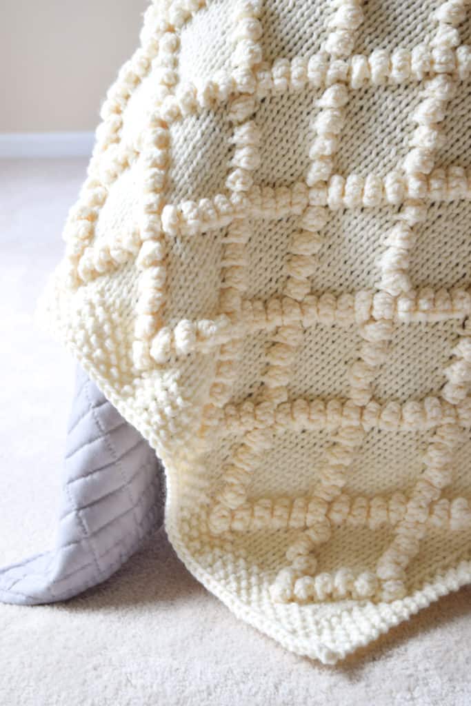 Bobble Knit Throw - free knitting pattern and tutorial from www.kniftyknittings.com #knitting #knittingpattern