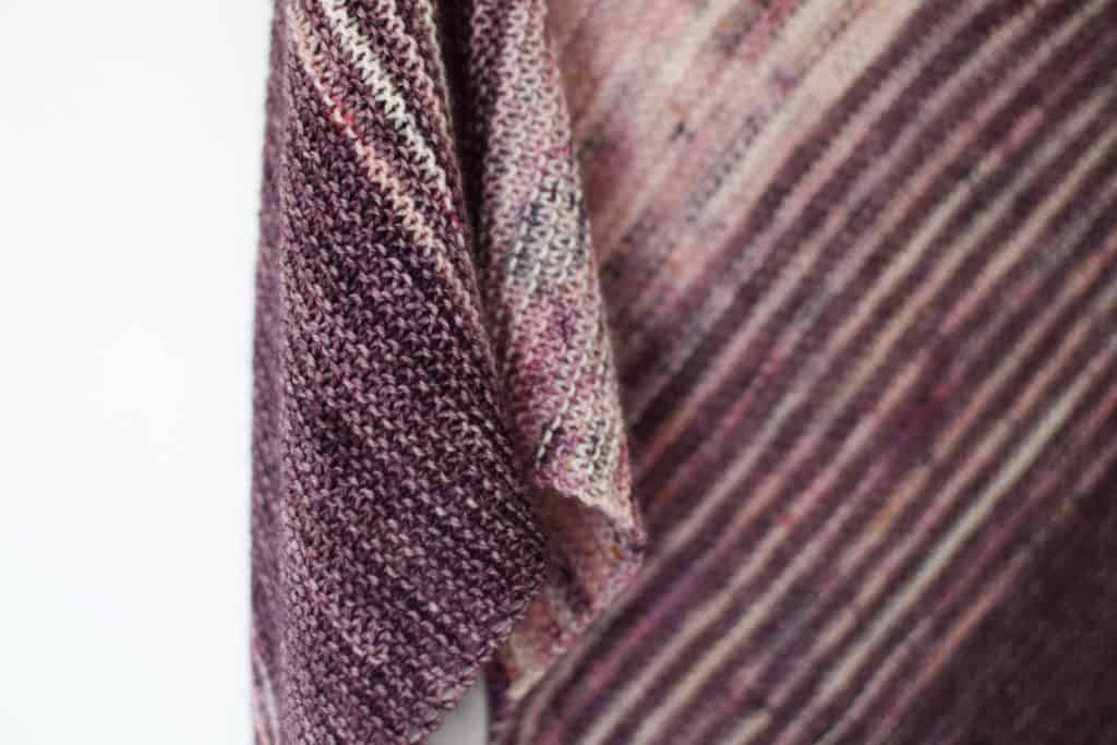 Daylight Breaking - free shawl knitting pattern from www.kniftyknittings.com #knittingpatterns #shawlpatterns #freeknittingpatterns