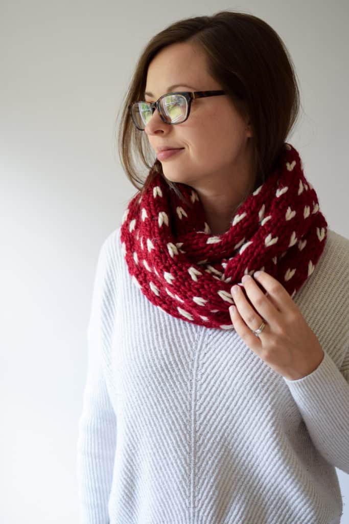 Little Hearts Infinity - Free pattern from www.kniftyknittings.com! #knitting #knittingpattern #freepatterns