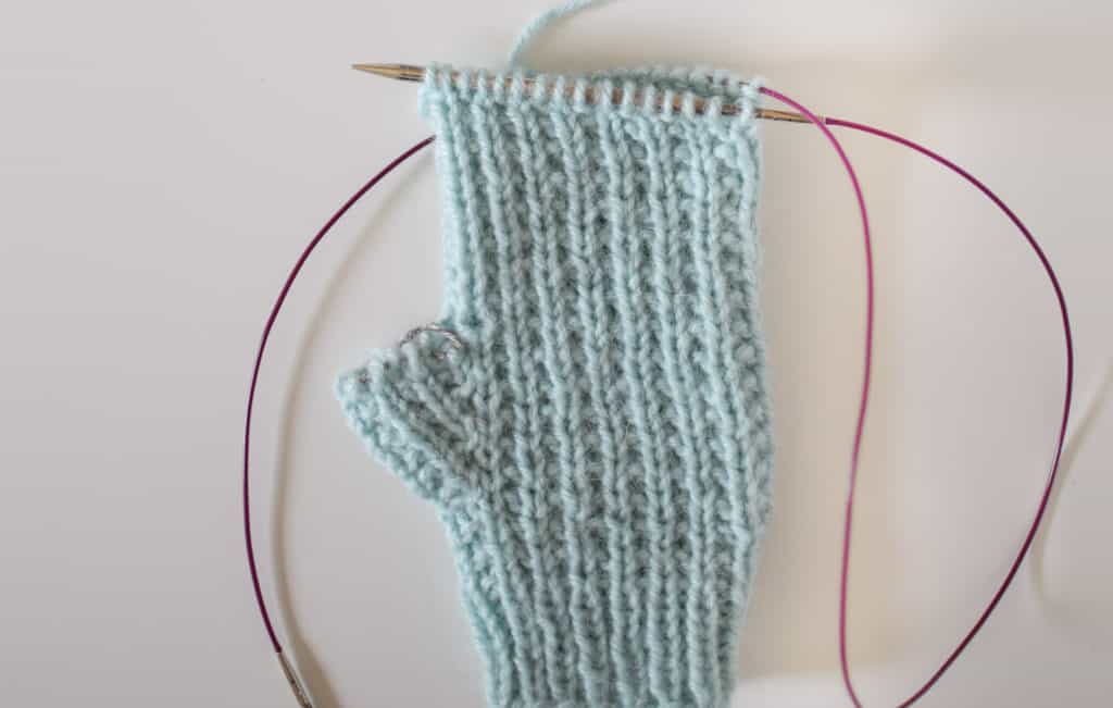 Broken Rib Knit Mittens - free pattern from Knifty Knittings and Yarnspirations #knitting #knittingpattern #yarnspirations