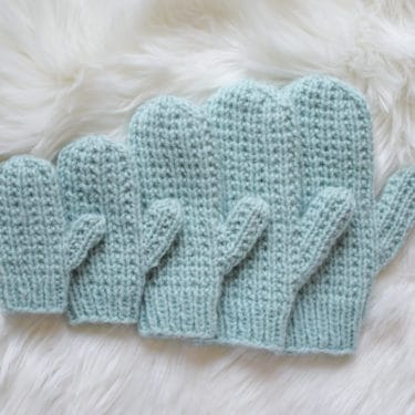 Broken Rib Knit Mittens - free pattern from Knifty Knittings and Yarnspirations #knitting #knittingpattern #yarnspirations