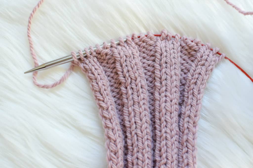 Cable Twist Headband - free knitting pattern from Knifty Knittings #knitting #knittingpattern #knitheadband