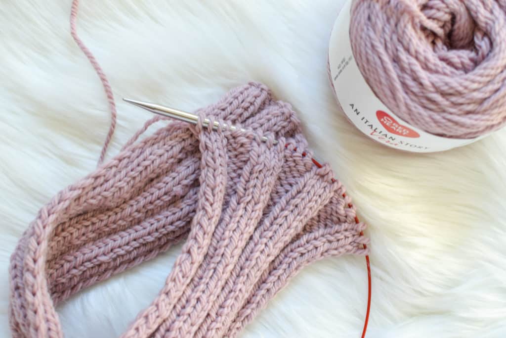 Cable Twist Headband - free knitting pattern from Knifty Knittings #knitting #knittingpattern #knitheadband