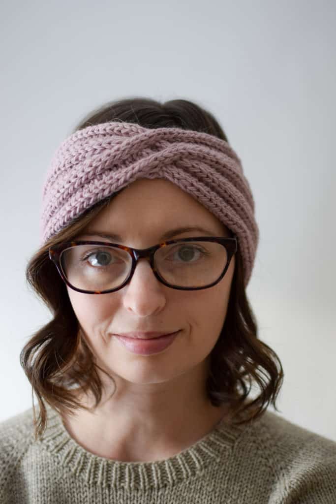 Cable Twist Headband - free knitting pattern from Knifty Knittings #knitting #knittingpattern #knitheadband