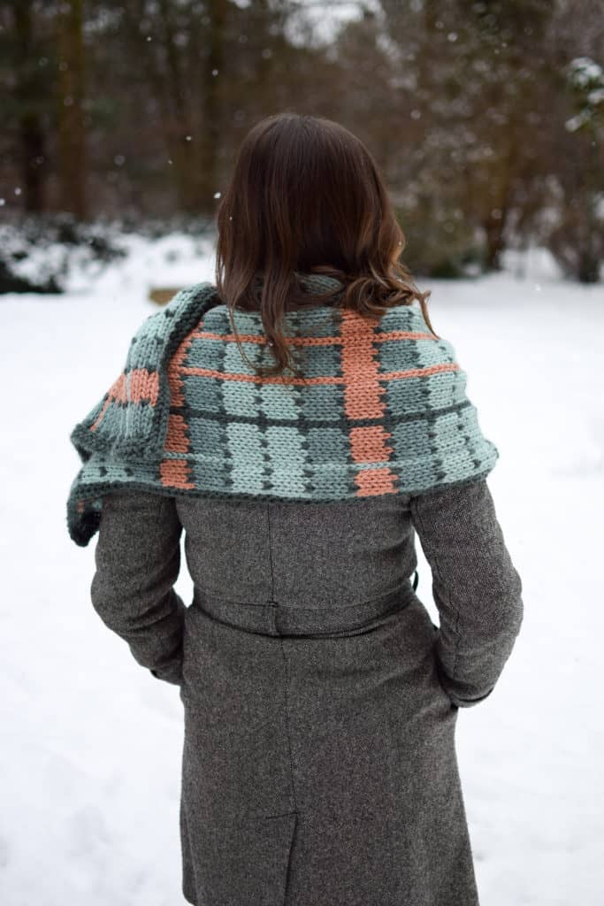 Crossroads Wrap - free knitting pattern and tutorial from www.kniftyknittings.com #knitting #lionbrandyarn #knittingtutorial