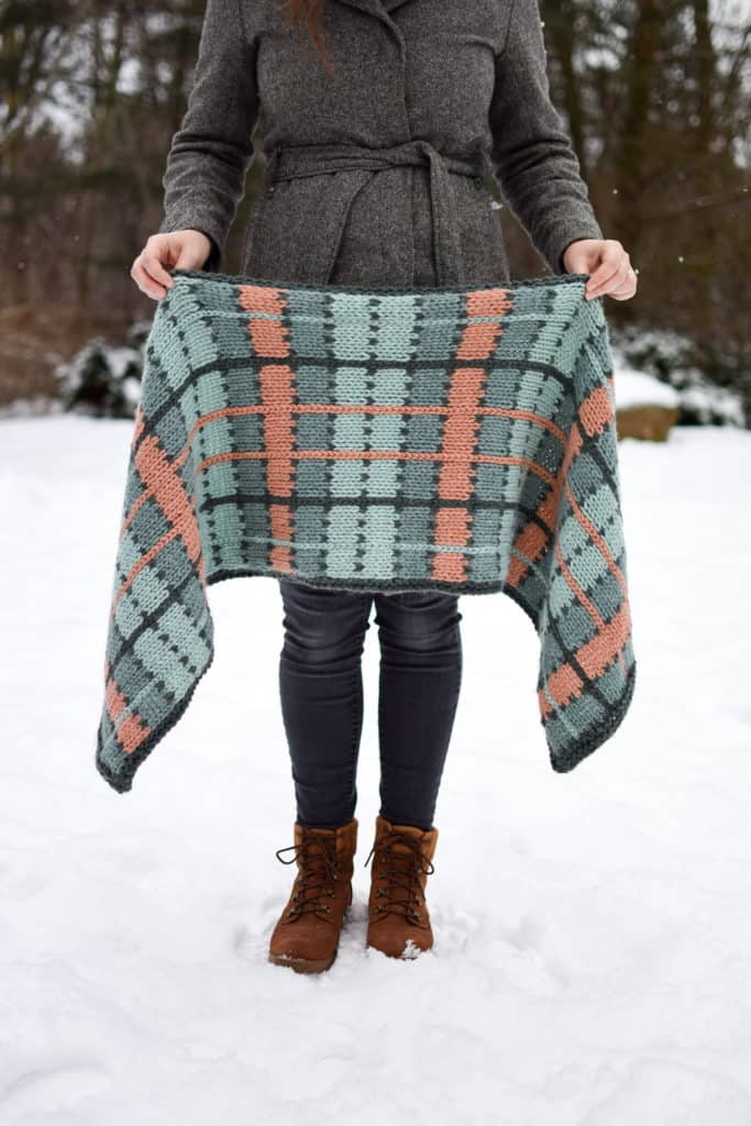 Crossroads Wrap - free knitting pattern and tutorial from www.kniftyknittings.com #knitting #lionbrandyarn #knittingtutorial