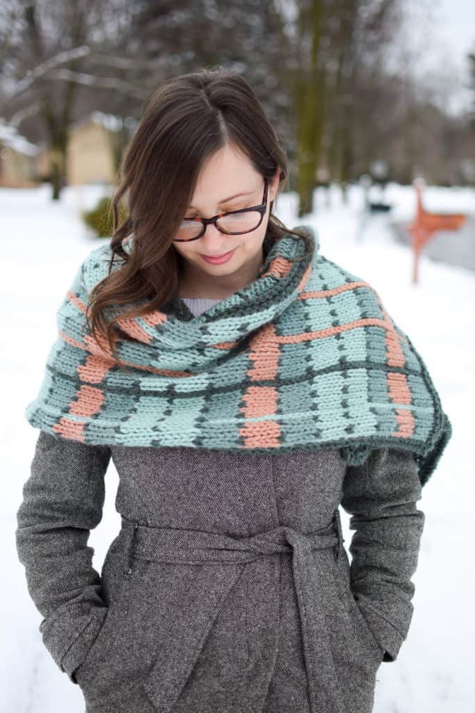 Crossroads Wrap - free knitting pattern and tutorial from www.kniftyknittings.com #knitting #lionbrandyarn #knittingtutorial